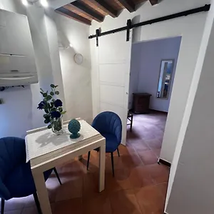 Appartamento Vicolo 17, Volterra
