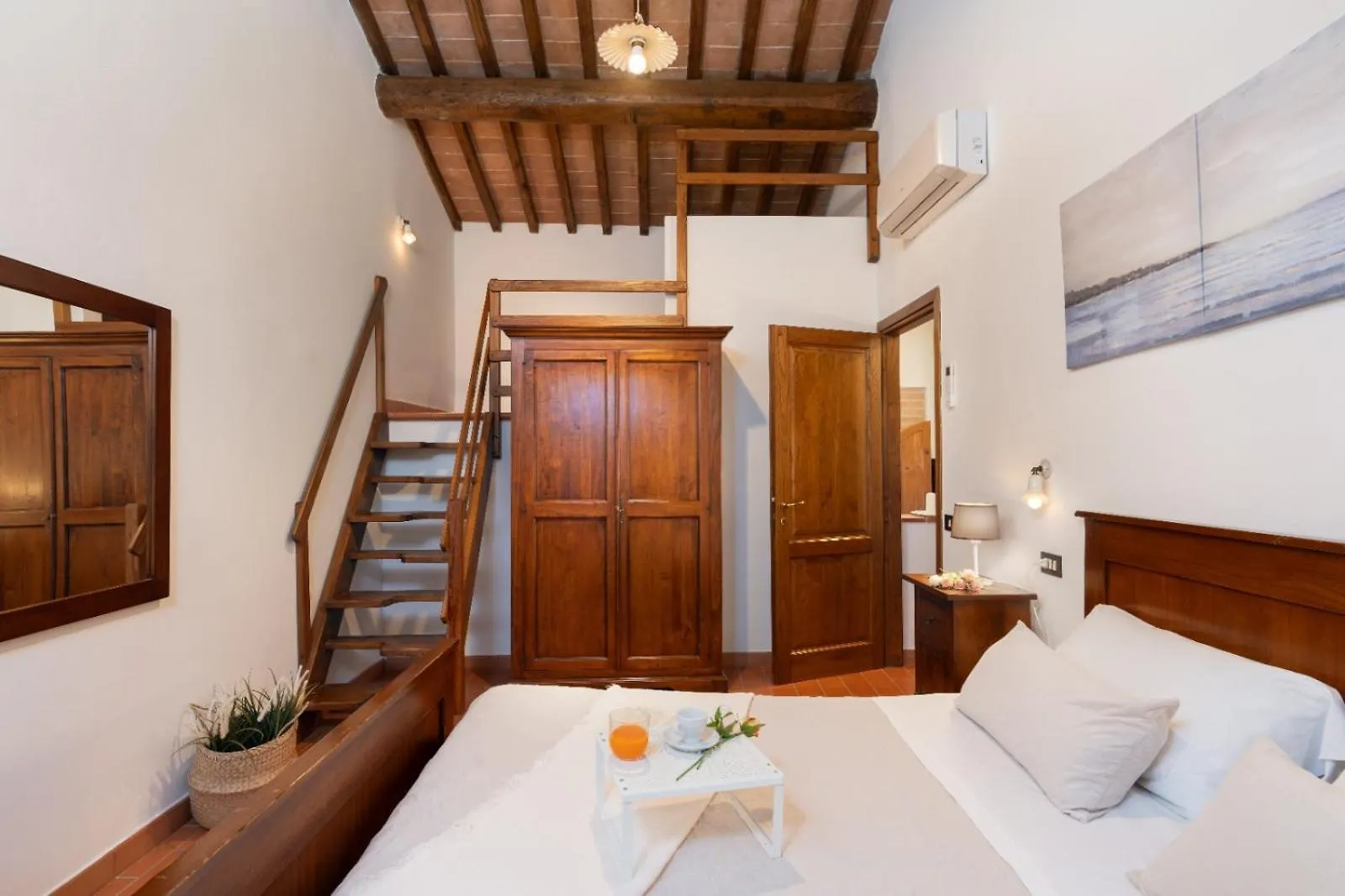 Villa Frantusina Volterra 0*,